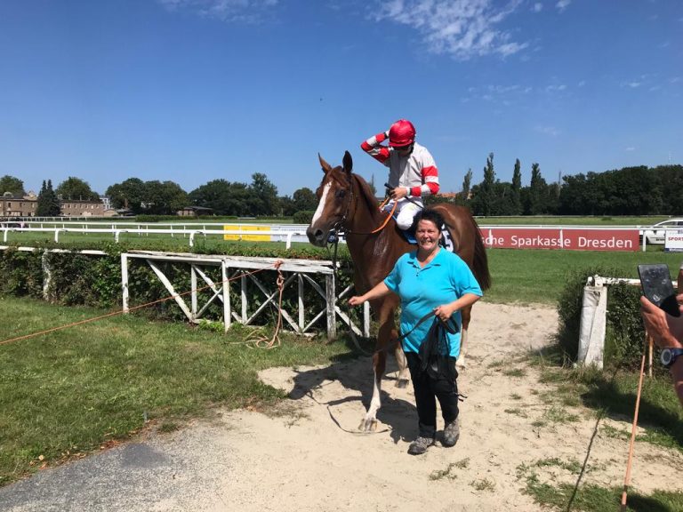 True Hero nach dem Sieg in Dresden