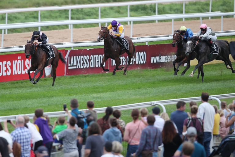 Kölner Siegerin Txope läuft gruppeplatziert