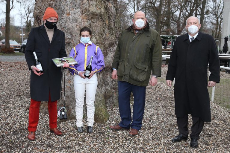 Anna v. d. Troost und Christian v. d. Recke (li.)