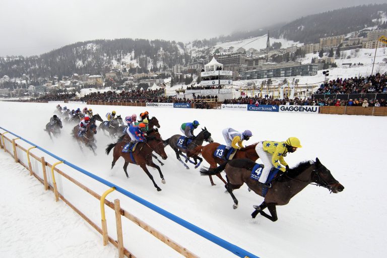 Technische Aufrüstung beim White Turf-Meeting