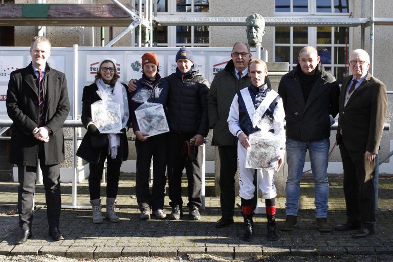 Wikileaks kann es auch mit dem Nachwuchs-Champ